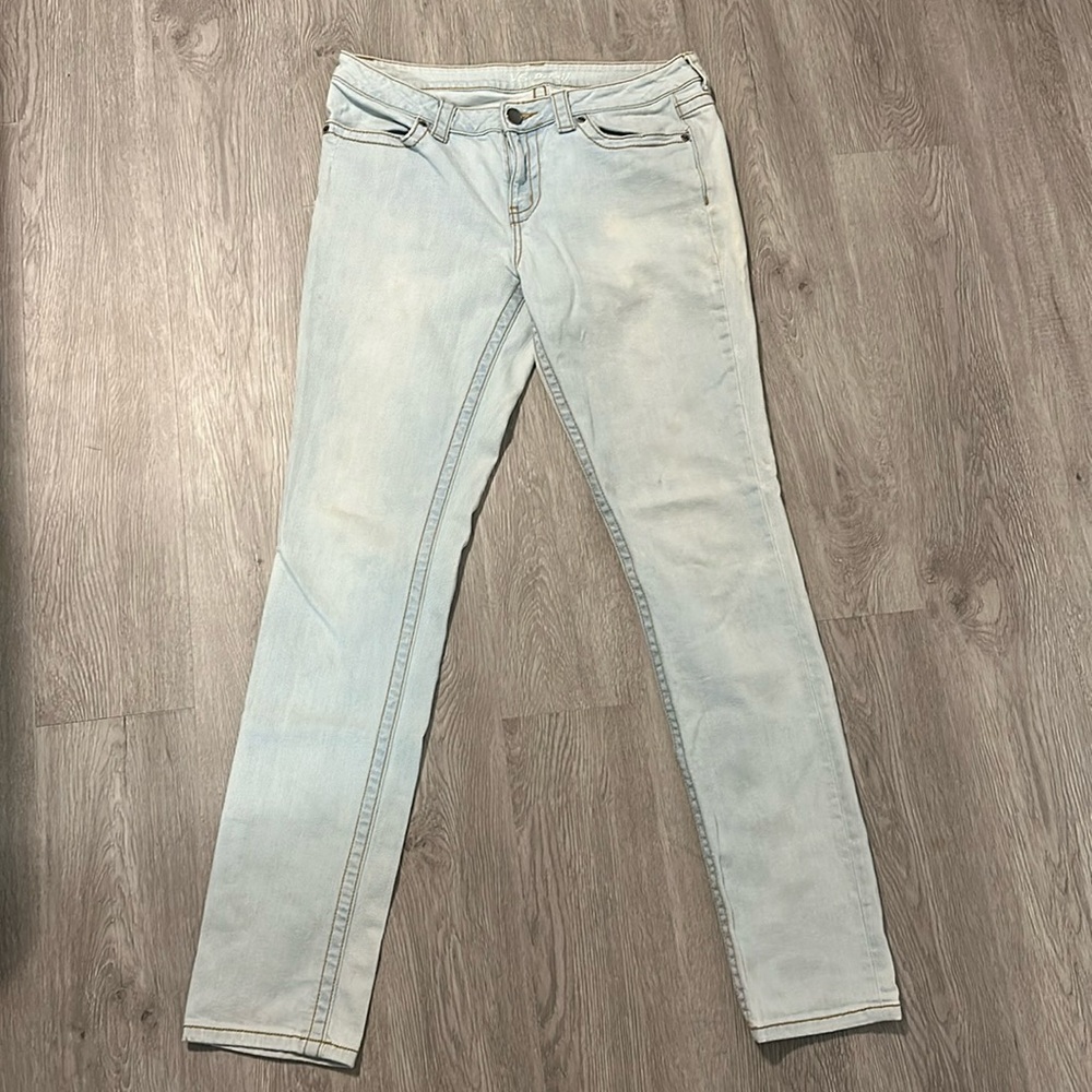 Victoria’s Secret Pencil Jeans in Distressed White Wash